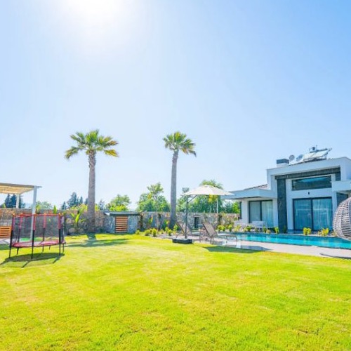 Muğla Köyceğiz satılık havuzlu villa Instagram kare görseli